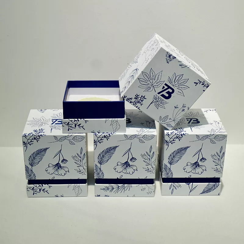 Які матеріали використовуються для виготовлення подарункових ящиків з кришками?