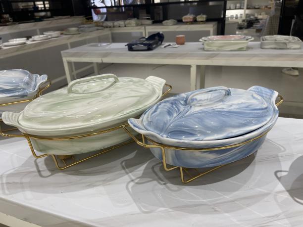 Мармурова керамічна тарілка: ідеальне поєднання мистецтва та практичності на обідньому столі