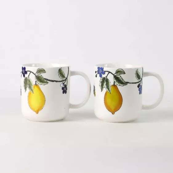 Пофарбована вручну керамічну кухоль