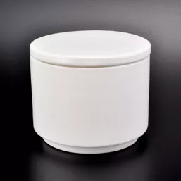 Традиційний власник керамічних свічок